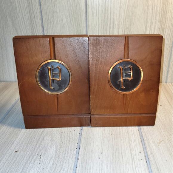 Vtg MCM Wooden Bookends Copper P Monogram Office - Picture 1 of 8
